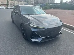 2023 Changan UNI-V 1.5T Premium — фото 3