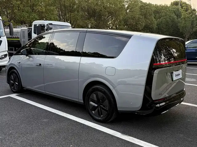 2024 Li Auto MEGA Ultra