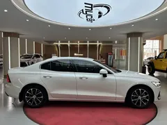 2022 Volvo S60 B4 Luxury, белый — фото 4