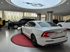 2022 Volvo S60 B4 Luxury, белый — фото 7