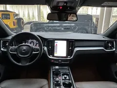 2022 Volvo S60 B4 Luxury, белый — фото 17