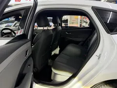 2025 BYD Qin PLUS DM-i PHEV Smart Driving 55km Leading, белый — фото 8