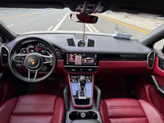 2022 Porsche Cayenne Coupe 3.0T Platinum, белый — фото 10