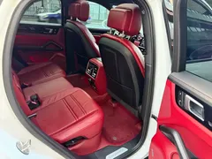 2022 Porsche Cayenne Coupe 3.0T Platinum, белый — фото 11
