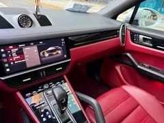 2022 Porsche Cayenne Coupe 3.0T Platinum, белый — фото 13