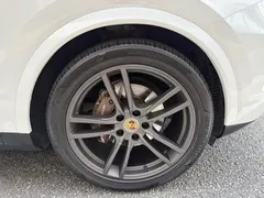 2022 Porsche Cayenne Coupe 3.0T Platinum, белый — фото 14