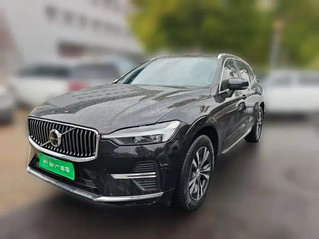 2023 Volvo XC60 4WD Luxury