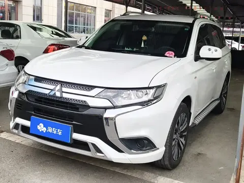 2021 Mitsubishi Outlander 2.0L 2WD 5 Seats