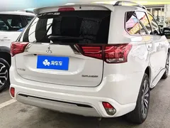 2021 Mitsubishi Outlander 2.0L 2WD 5 Seats, белый — фото 3