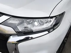 2021 Mitsubishi Outlander 2.0L 2WD 5 Seats, белый — фото 5
