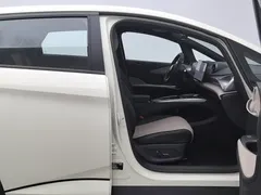 2025 BYD Dolphin Smart Driving 410km Fashion, белый — фото 23