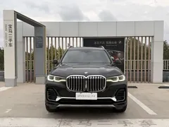 2021 BMW X7 xDrive40i Luxury Package, чёрный — фото 2