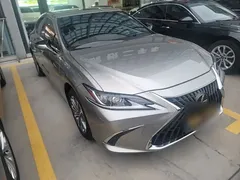 2022 Lexus ES 200 Excellence — фото 4