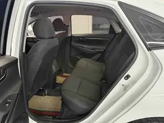 2018 Hyundai Elantra 1.6L AT GL, белый — фото 6