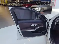 2021 BMW 3 Series 320i Sport Package, белый — фото 7