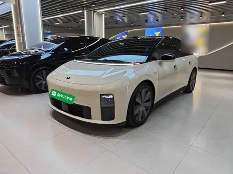 2025 Li Auto i6 4WD Standard