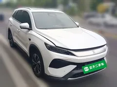 2025 BYD Song Pro 2nd Gen Smart Drive DM-i PHEV 75km Exceed, белый — фото 3