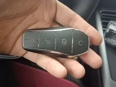 2025 BYD Song Pro 2nd Gen Smart Drive DM-i PHEV 75km Exceed, белый — фото 9
