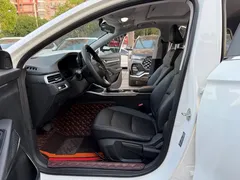 2022 Geely Emgrand 4th Gen 1.5L CVT Premium, белый — фото 4