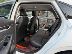 2022 Geely Emgrand 4th Gen 1.5L CVT Premium, белый — фото 5