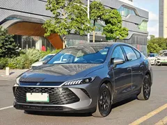 2025 BYD Qin PLUS DM-i PHEV Smart Driving 55km Leading — фото 1