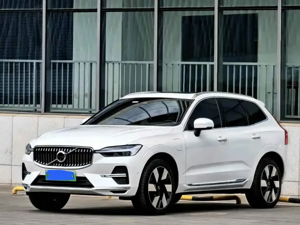 2024 Volvo XC60 T8 PHEV Long Range 4WD Luxury