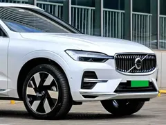 2024 Volvo XC60 T8 PHEV Long Range 4WD Luxury, белый — фото 4