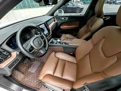 2024 Volvo XC60 T8 PHEV Long Range 4WD Luxury, белый — фото 8