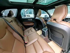 2024 Volvo XC60 T8 PHEV Long Range 4WD Luxury, белый — фото 11