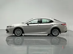 2021 Toyota Camry Hybrid 2.5HGVP Leading — фото 3