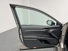 2021 Toyota Camry Hybrid 2.5HGVP Leading — фото 12