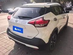 2021 Nissan Kicks 1.5L XV CVT Luxury, белый — фото 3