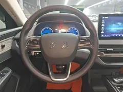 2023 Hongqi E-QM5 EV 620km PLUS, белый — фото 11