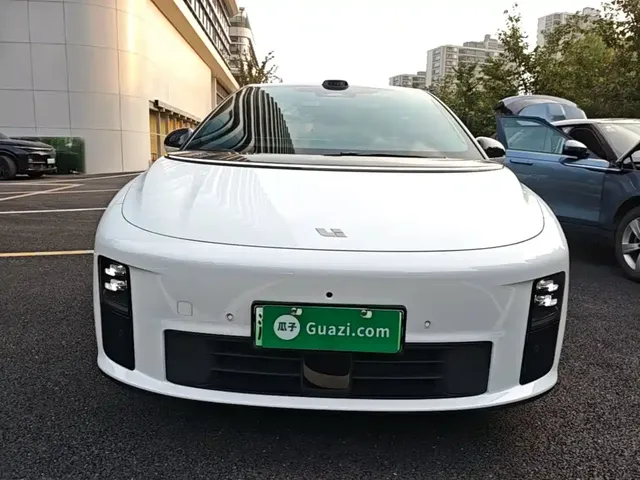 2025 Li Auto i6 4WD Standard