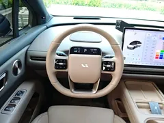 2025 Li Auto i6 4WD Standard, белый — фото 11