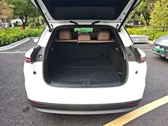 2025 Li Auto i6 4WD Standard, белый — фото 19