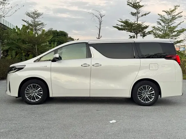2021 Toyota Alphard Hybrid 2.5L Luxury