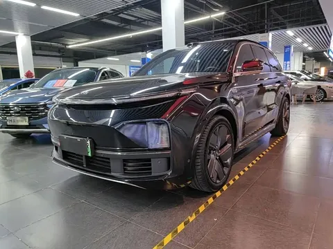 2025 Li Auto L8