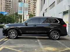 2022 BMW X5 40Li M Sport Package, чёрный — фото 4