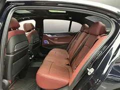 2022 BMW 5 Series 530Li Premium M Sport Package, чёрный — фото 6