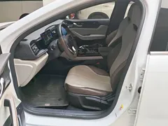 2024 BYD Qin PLUS Honor DM-i PHEV 55km Leading, белый — фото 9