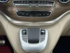 2022 Mercedes-Benz V-Class V 260 L Long Wheelbase Premium, чёрный — фото 19