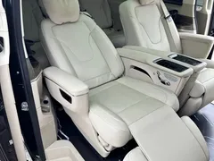 2022 Mercedes-Benz V-Class V 260 L Long Wheelbase Premium, чёрный — фото 36