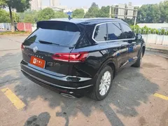 2020 Volkswagen Touareg 2.0TSI — фото 4