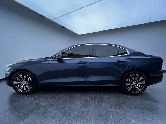 2022 Volvo S60 B4 Luxury