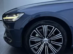 2022 Volvo S60 B4 Luxury, синий — фото 23