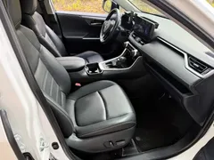 2023 Toyota RAV4 2.0L CVT 2WD Fashion Plus, белый — фото 7