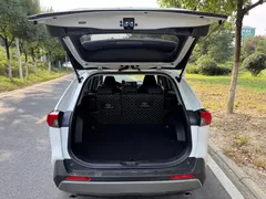 2023 Toyota RAV4 2.0L CVT 2WD Fashion Plus, белый — фото 11