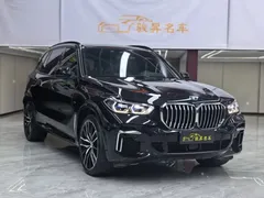 2022 BMW X5 40Li Premium M Sport Package, чёрный — фото 3
