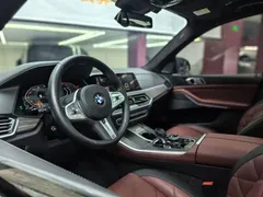 2022 BMW X5 40Li Premium M Sport Package, чёрный — фото 32